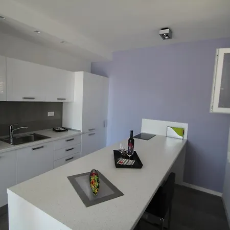 Lavanda Deluxe Apartament *